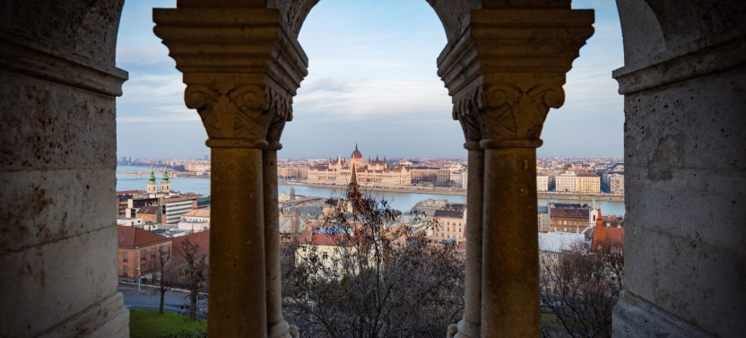 4 Hours Budapest Highlights & Hidden Gems Private Luxury Experience