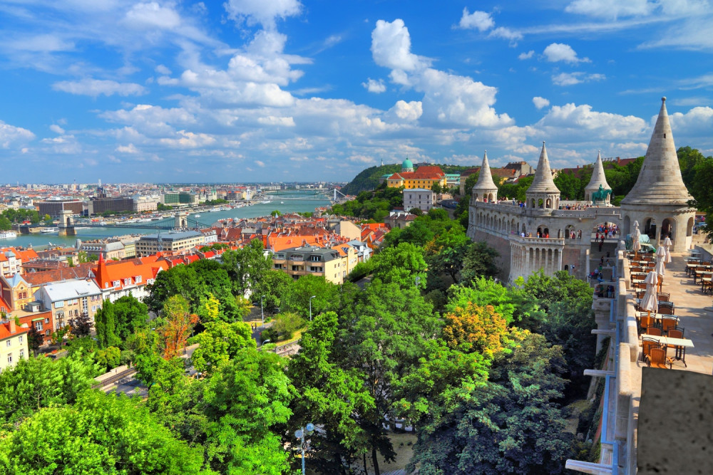 4 Hours Budapest Highlights & Hidden Gems Private Luxury Experience
