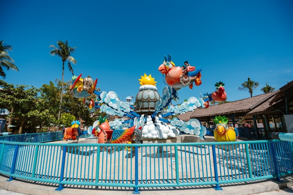 Phu Quoc Canoe Tour with Hon Thom Cable Car & Buffet