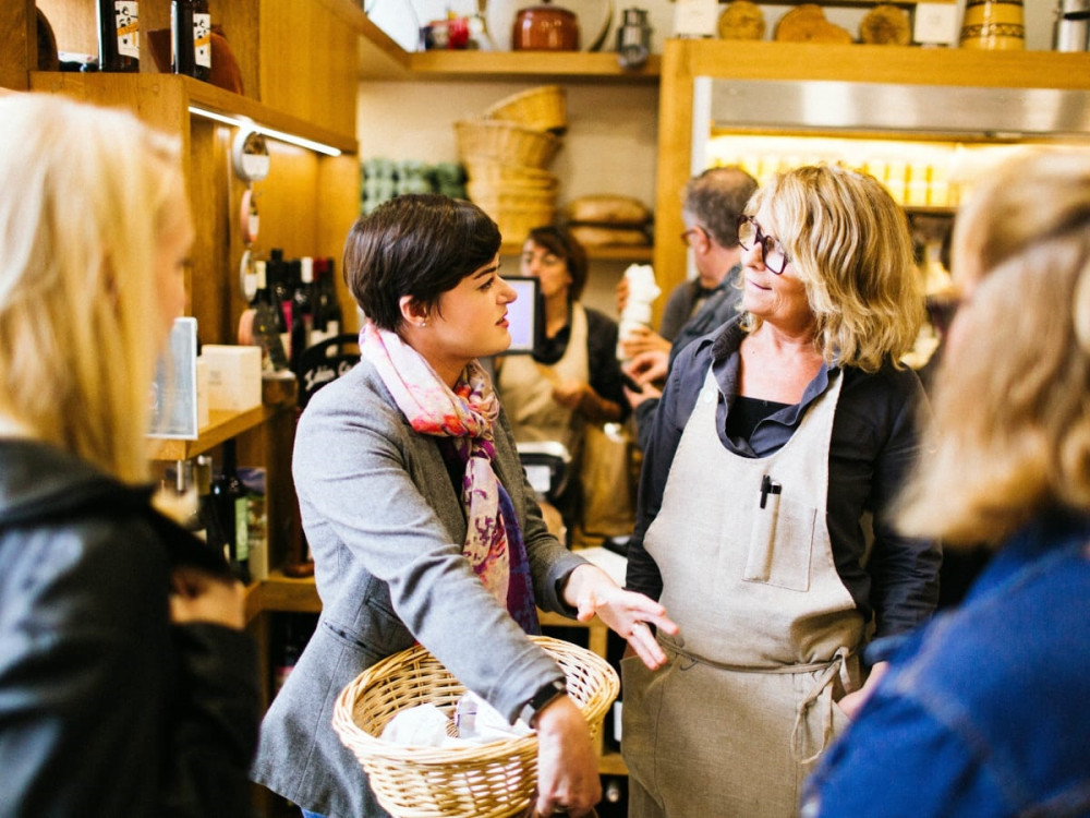 Food Tour at Marché Victor Hugo in Toulouse With Wine Tastings