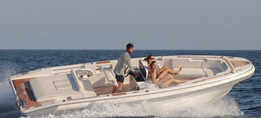 Illusion Private Motorboat Speedboat Experience with Captain