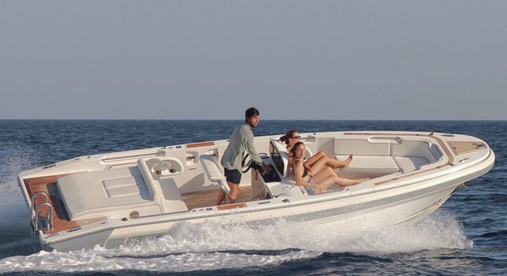 Illusion Private Motorboat Speedboat Experience with Captain