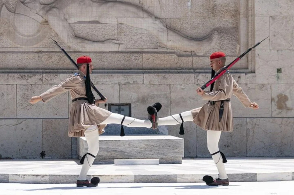 Athens Half Day Tour includes Lunch with Traditional Souvlaki