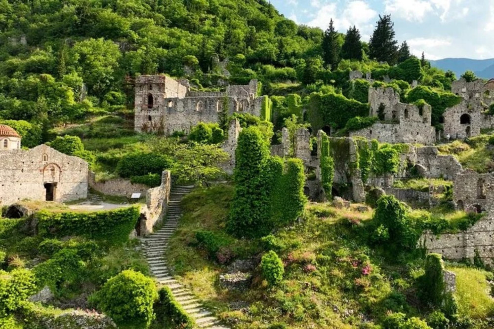 Ancient Sparta, Mystras & Museum of Oil Day Tour from Athens