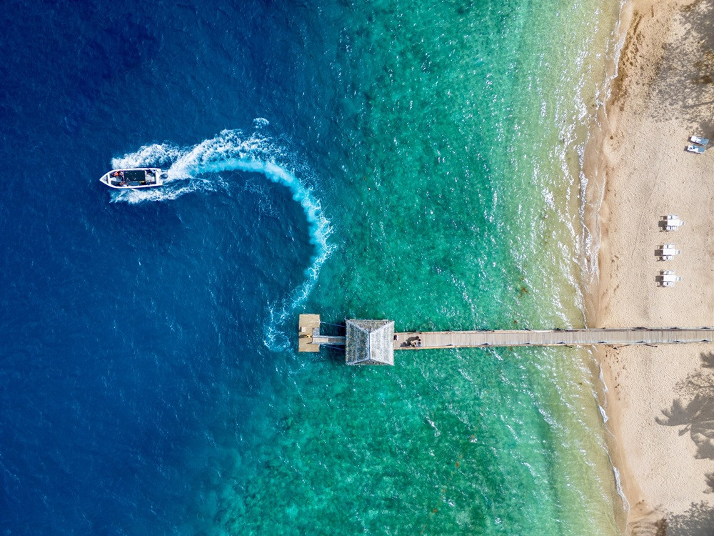 Malolo Island Resort Day Trip with Scenic Cruise and Lunch from Port Denara