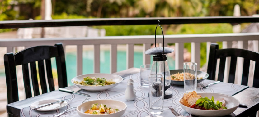 Malolo Island Resort Day Trip with Scenic Cruise and Lunch from Port Denara