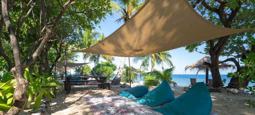 Full-Day South Sea Sailing Cruise with Lunch in the Mamanuca Islands