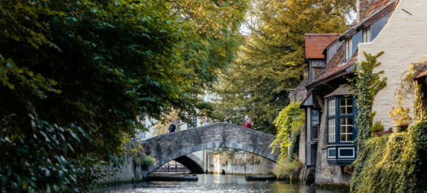 Withlocals Your Way! - Bruges City Tour