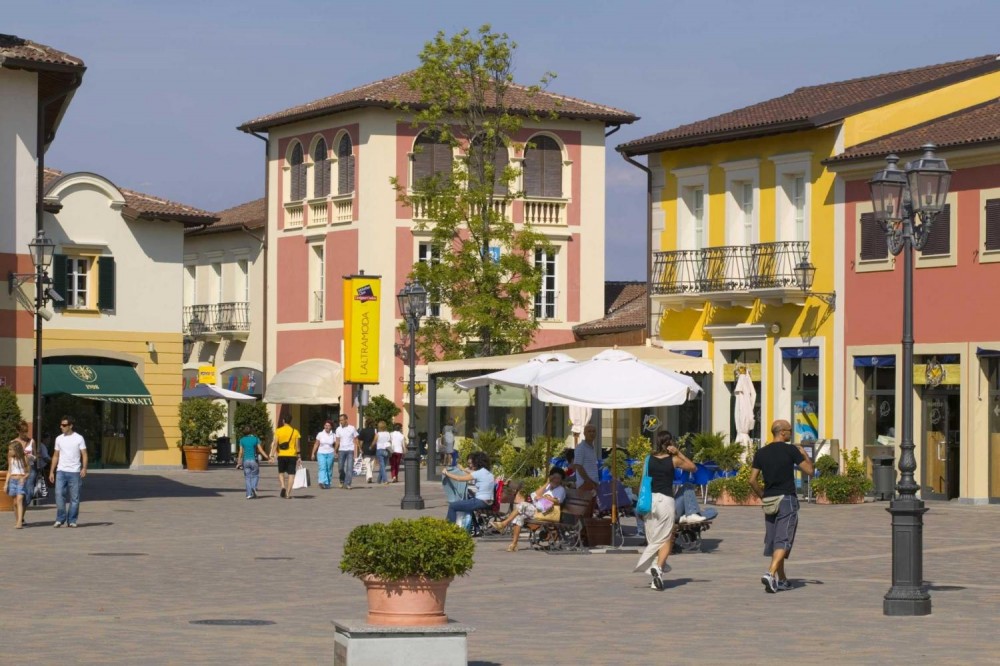 Serravalle Designer Outlet Shopping Tour From Milan