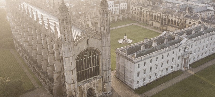 Private Cambridge Alumni-led Cambridge Walking Tour w/opt King's Chapel