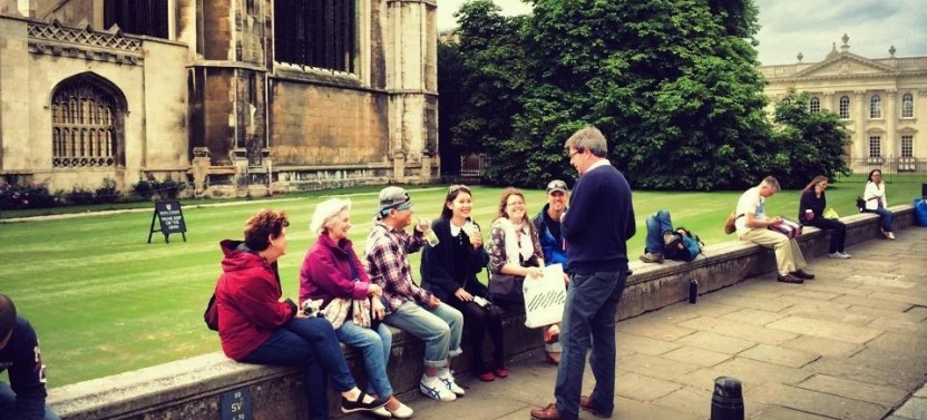 Private Alumni-led Cambridge Walking Tour & Punting w/opt King's Chapel