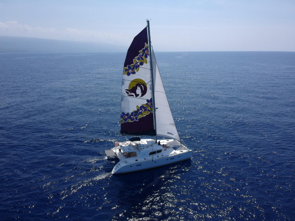 Panorama Catamaran Sail - Moana Beach toward Diamond Head with Shuttle