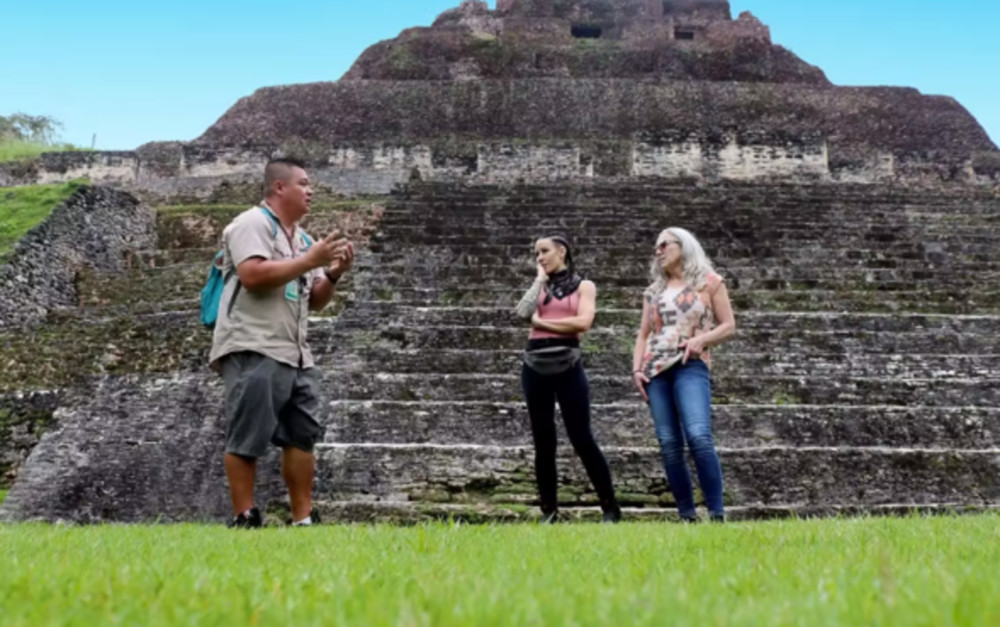 Xunantunich Horseback Riding & Mayan Ruins Tour from San Ignacio