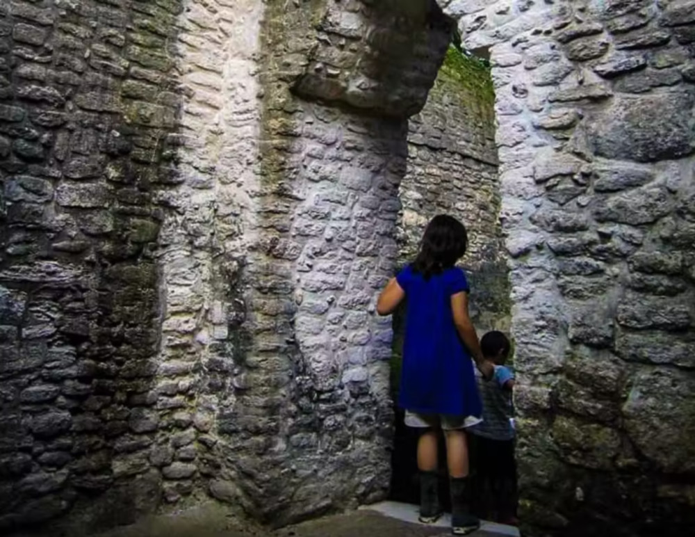 Xunantunich & Cahal Pech Mayan Ruins Tour from San Ignacio