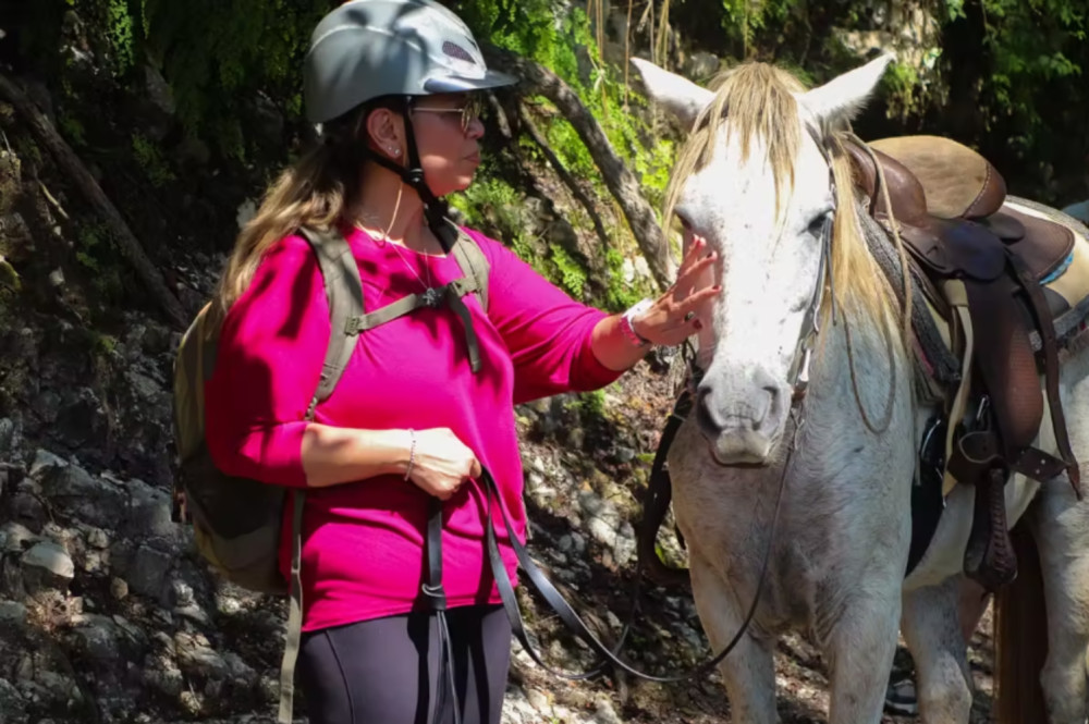 Horseback Riding, Xunantunich Maya Ruins & Chocolate Tour from San Ignacio