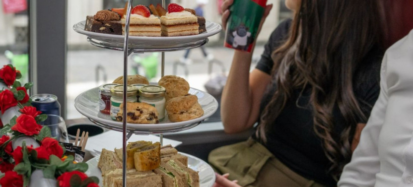 Afternoon Tea Sightseeing Tour with PG Tips & London Eye option