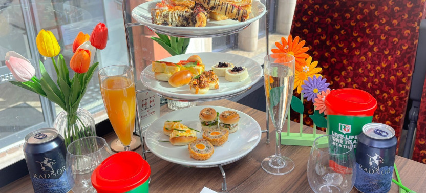 Brunch & Bubbles London Sightseeing Tour with Prosecco (Premium Seating)