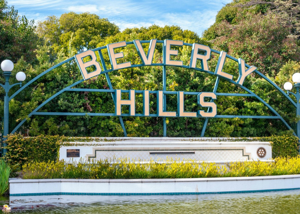 Small Group Icons of Los Angeles Tour with Hollywood, Beach & more