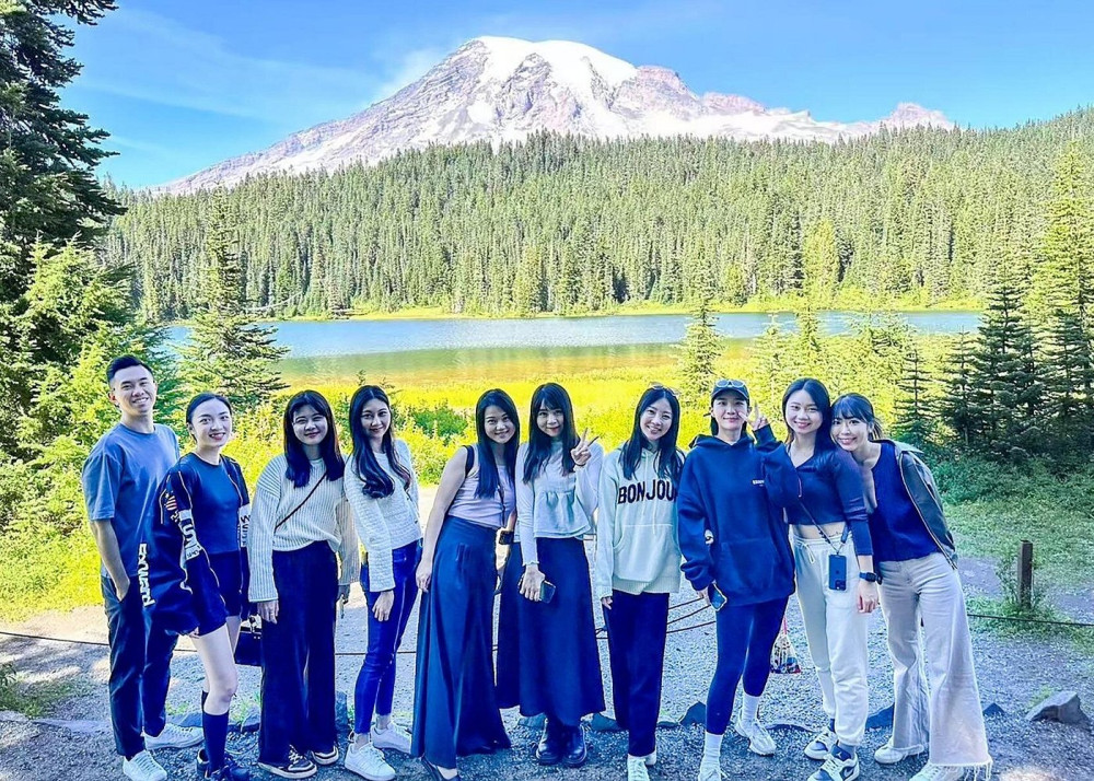 Small Group Mt. Rainier National Park In-Depth Day Tour from Seattle