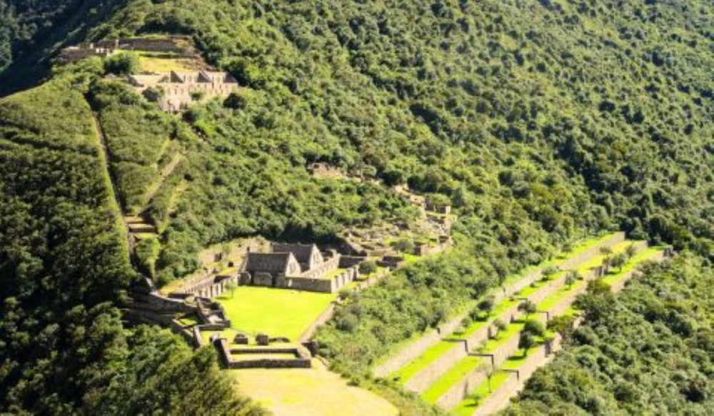 4-Day Choquequirao Trek to Remote Inca Citadel in the Andes