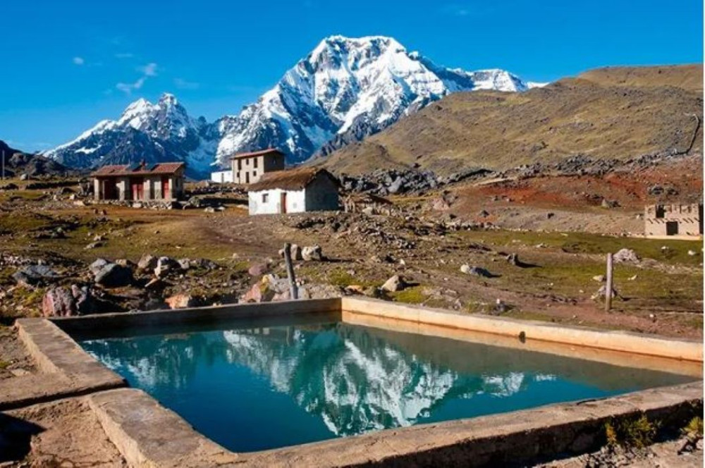 Full-Day Ausangate 7 Lakes Trek with Andean Lunch