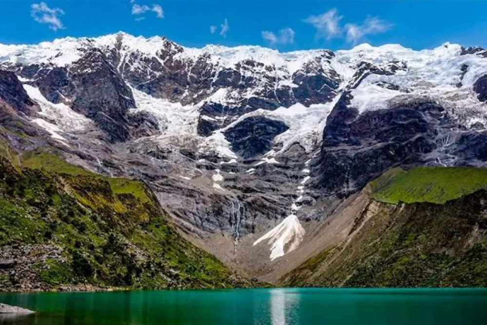 Full-Day Humantay Lake Trek with Andean Ritual and Meals from Cusco