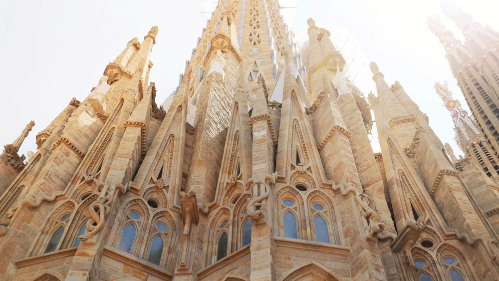 2-Day Gaudí Pass With Guided Tours in Barcelona