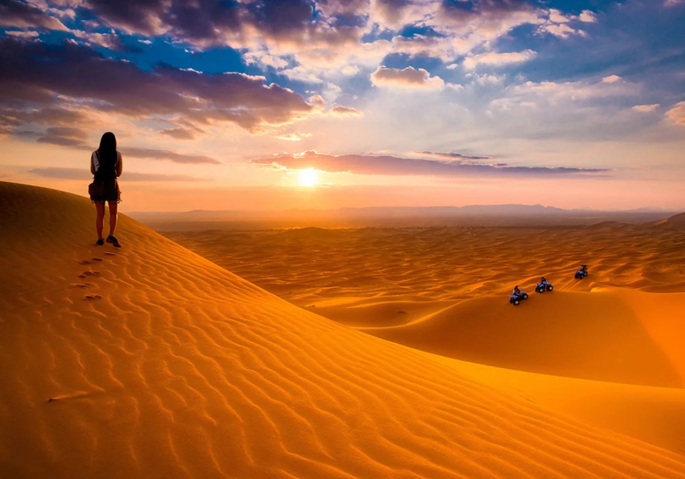 Private Dubai Evening Desert Safari with BBQ Dinner & Live Shows