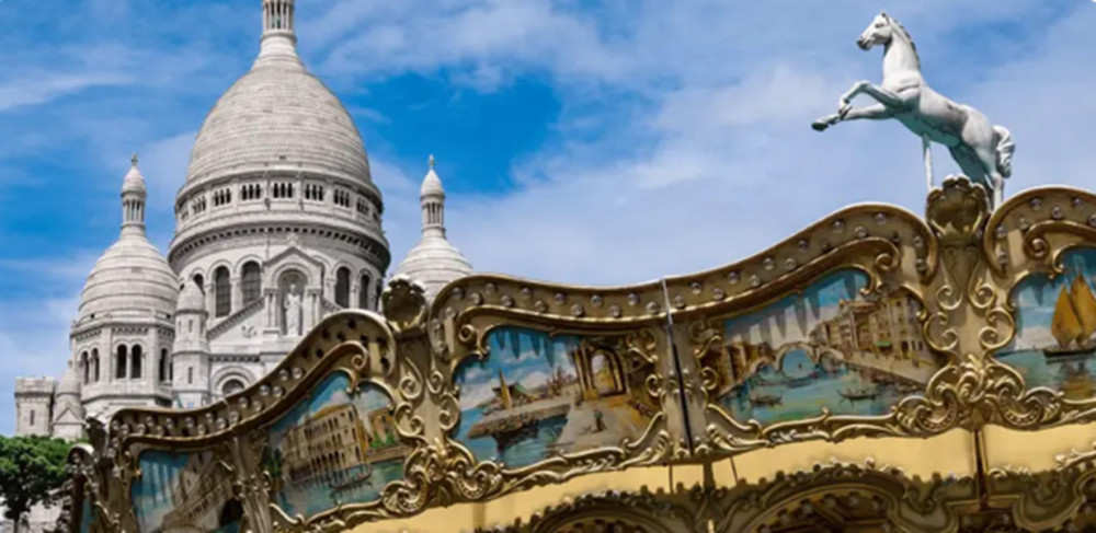 Private Vintage Golf Cart or Tuk Tuk Tour of Montmartre with Photo Stops