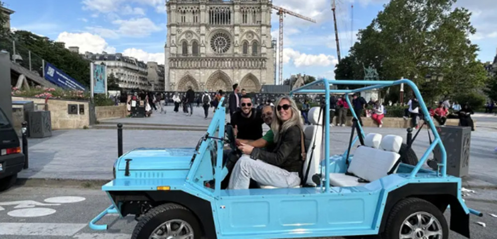 Family-Friendly Golf Cart or Tuk Tuk Tour of Iconic Paris Landmarks