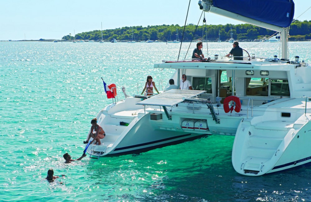 Private Luxury Kealakekua Sail and Snorkel Catamaran Charter Kailua