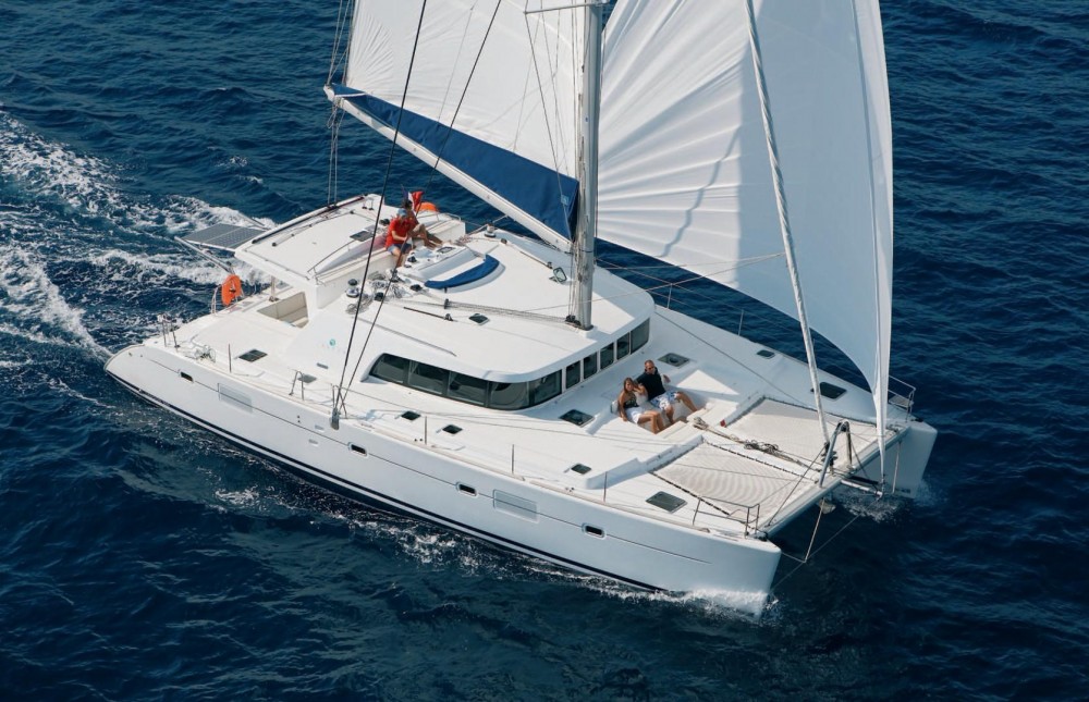 Private Luxury Kealakekua Sail and Snorkel Catamaran Charter