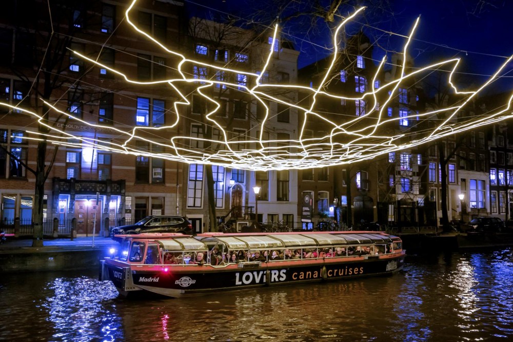 Amsterdam Light Festival - Semi Open Boat - Amsterdam | Project Expedition