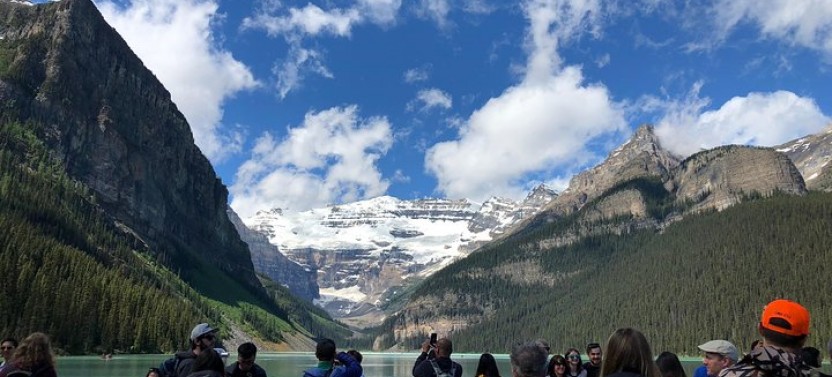 Lake Louise to Calgary Airport YYC – Private Shuttle