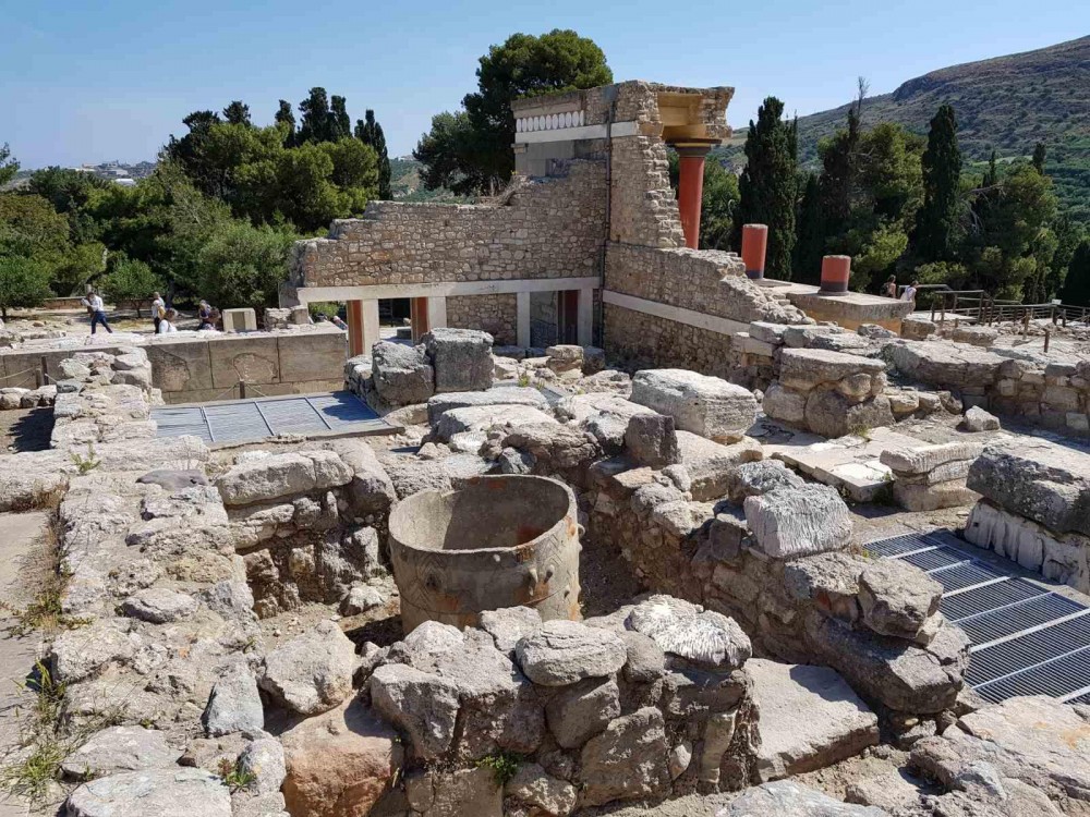 Knossos Minoan Palace & Old Mountain Pottery Village - Elounda ...