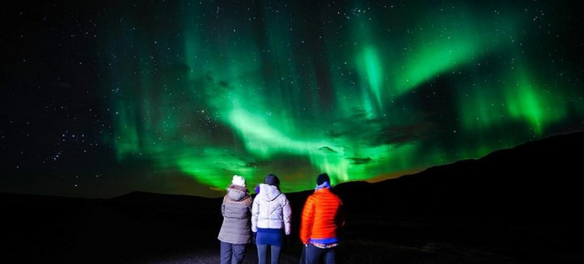 Northern Lights Hunt with Snacks on Campfire from Rovaniemi
