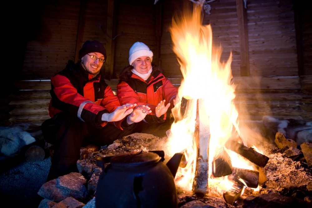 Northern Lights Hunt with Snacks on Campfire from Rovaniemi