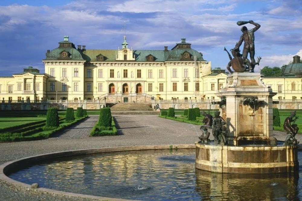 Private Half-Day Stockholm Tour with Drottningholm Castle
