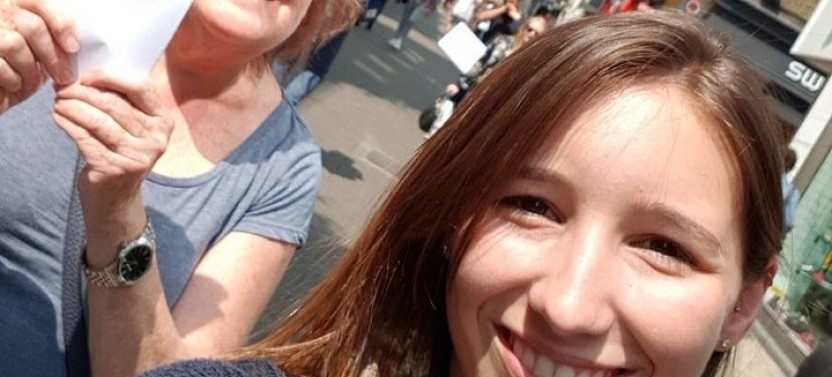 A London Scavenger Hunt with a Twist (BucketRace)