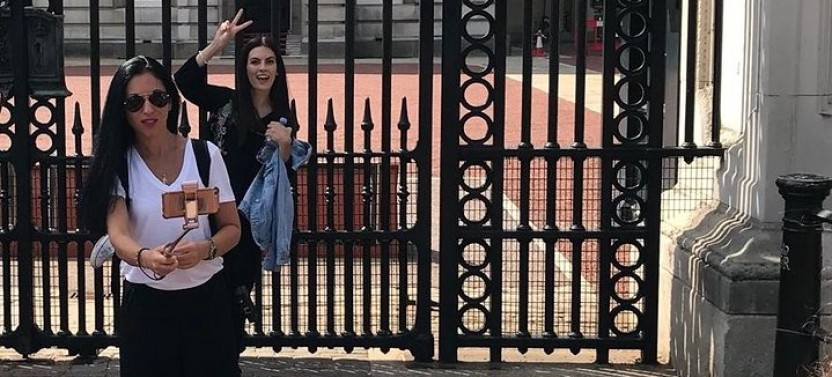 A London Scavenger Hunt with a Twist (BucketRace)