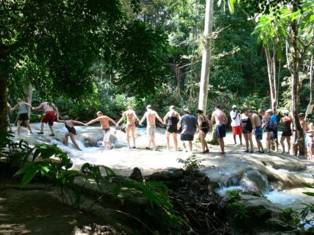 Montego Bay Excursion: Dunns River Falls And River Tubing Tour