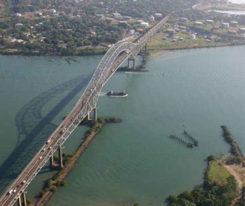 1 Hour Airplane Tour of Panama Canal, Panama City and Wilderness