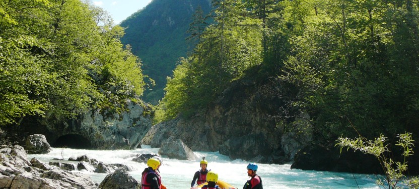 Full Day Rafting With a Picnic on SoČa River