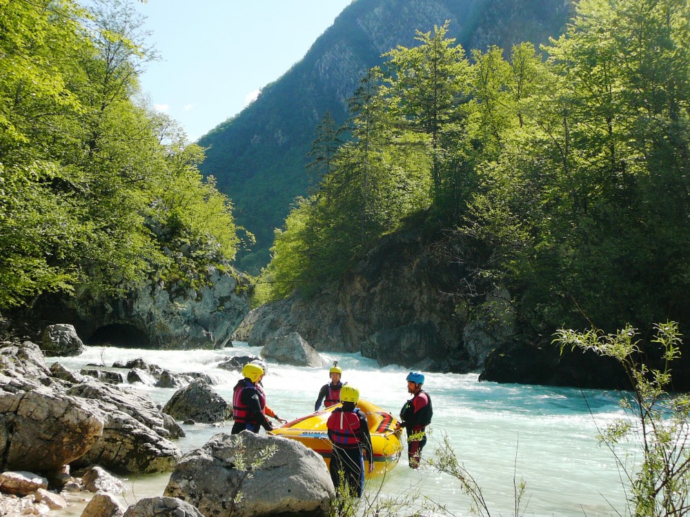 Full Day Rafting With a Picnic on SoČa River