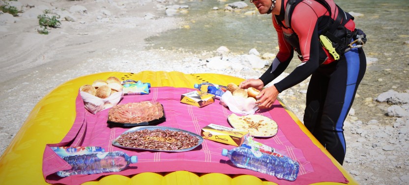 Full Day Rafting With a Picnic on SoČa River