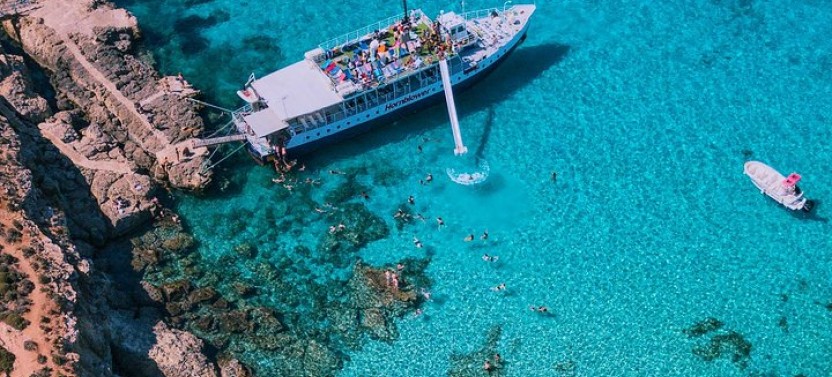 Blue Lagoon & Comino Cruise – Snorkeling & Scenic Swim Stops