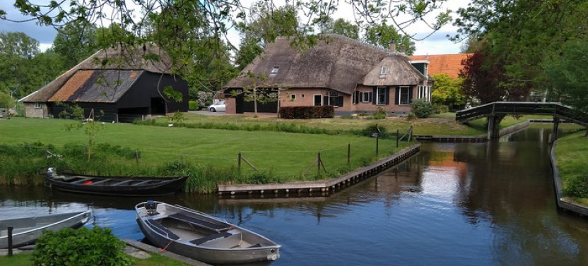 Private Day Tour To Enclosing Dike And Giethoorn From Amsterdam