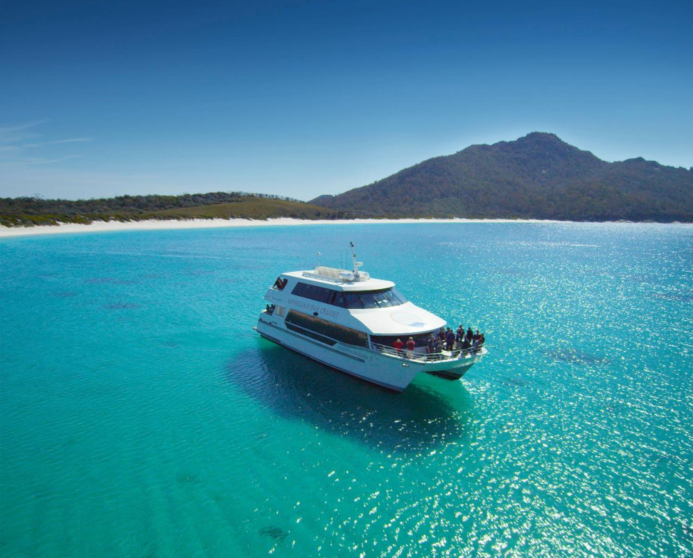 Wineglass Bay Cruise - Vista Lounge