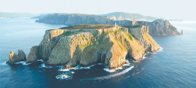 Tasman Island Cruise & Port Arthur Historic Site from Hobart