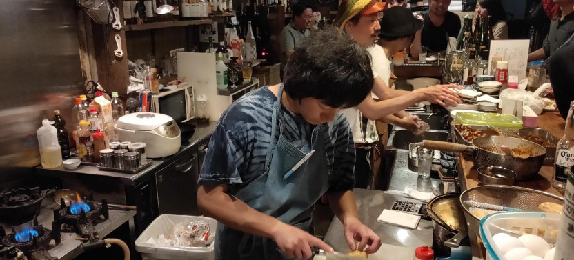 Private Hiroshima Nighttime Local Foodie Tour